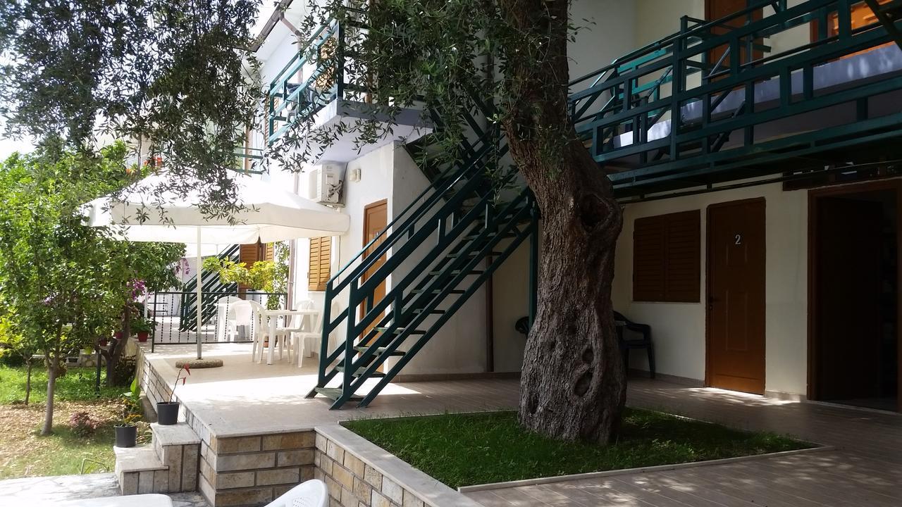 Mehilli Hotel Dhermi Exterior photo